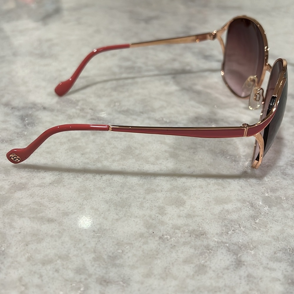 Jessica Simpson Sunglasses - Picture 4 of 5